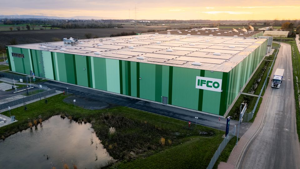Aerial view of an IFCO service center facility